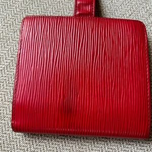 Louis Vuitton Porte Billets Compact Epi